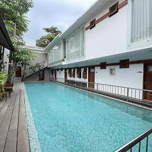 Emaki Bumi Singgah